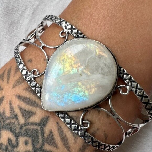 925 OMG OMG GORGEOUS Rainbow Flash Moonstone Teardrop Cuff Bracelet - Picture 9 of 9